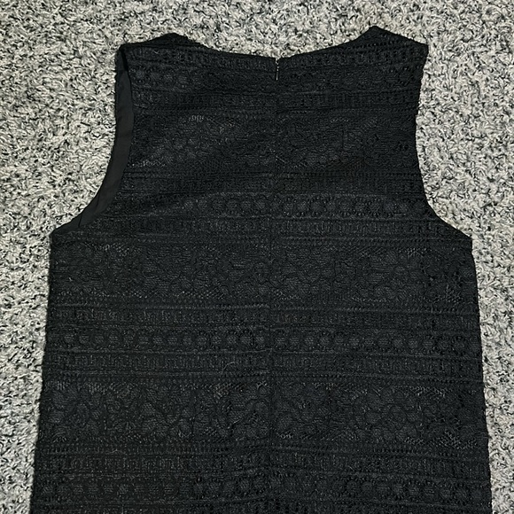 Woman’s knit Cece dress. In black with layered pleated bottom. Size 10p. - Picture 5 of 6
